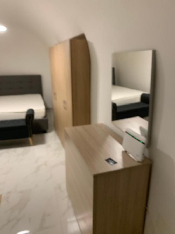 Apartamento Viky House Chiaja 1 Nápoles Exterior foto