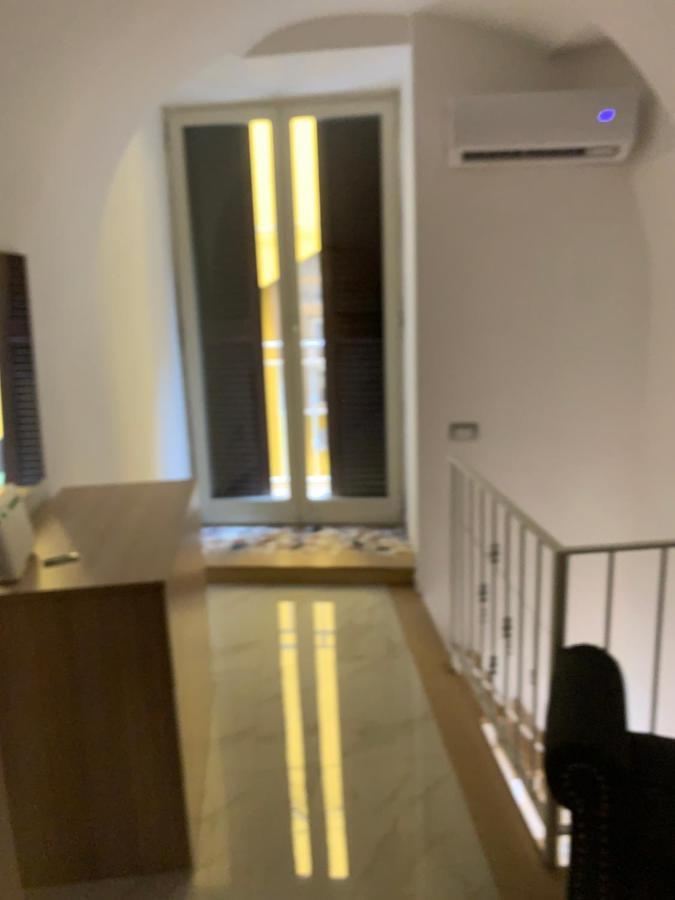 Apartamento Viky House Chiaja 1 Nápoles Exterior foto
