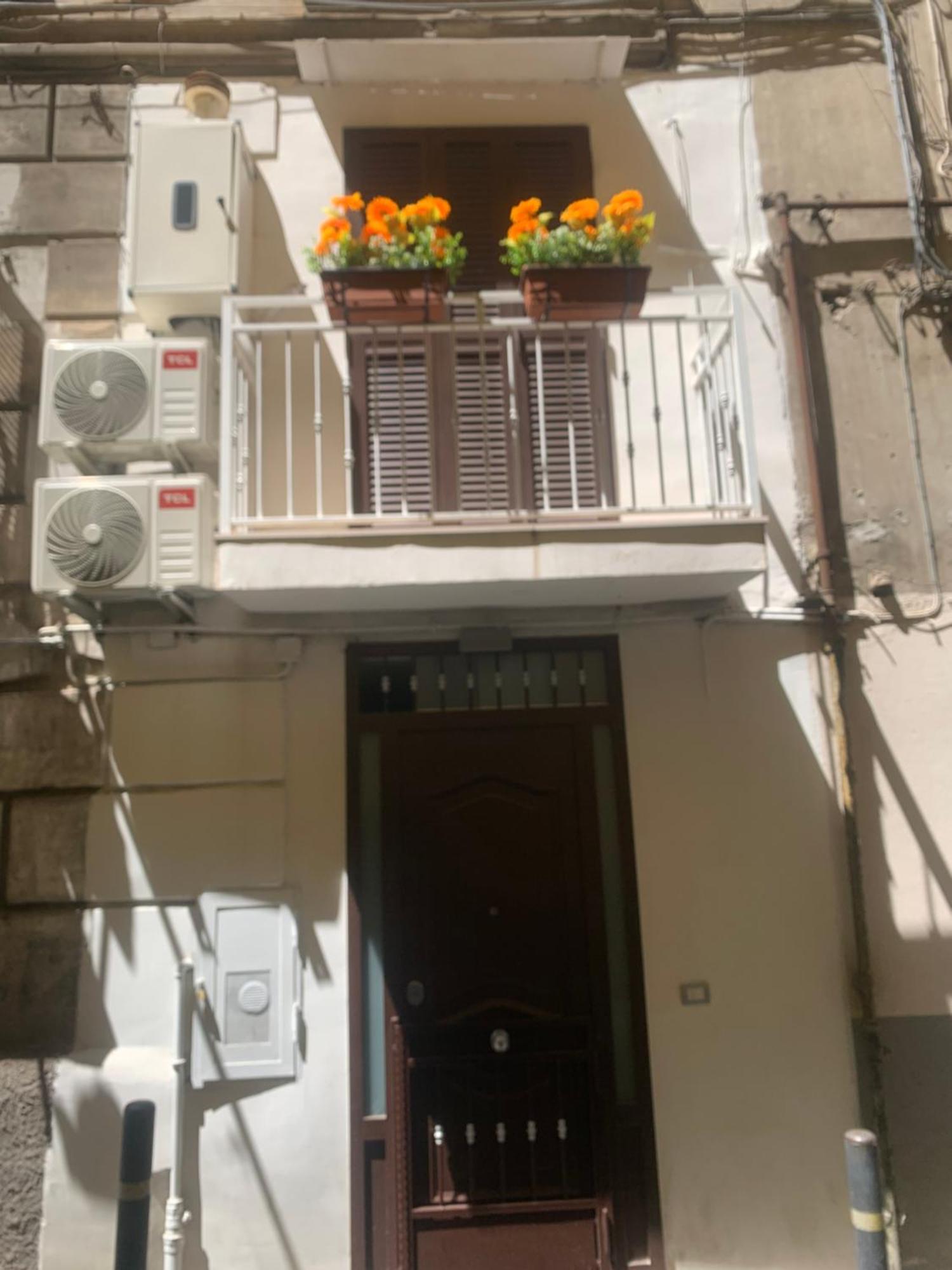 Apartamento Viky House Chiaja 1 Nápoles Exterior foto