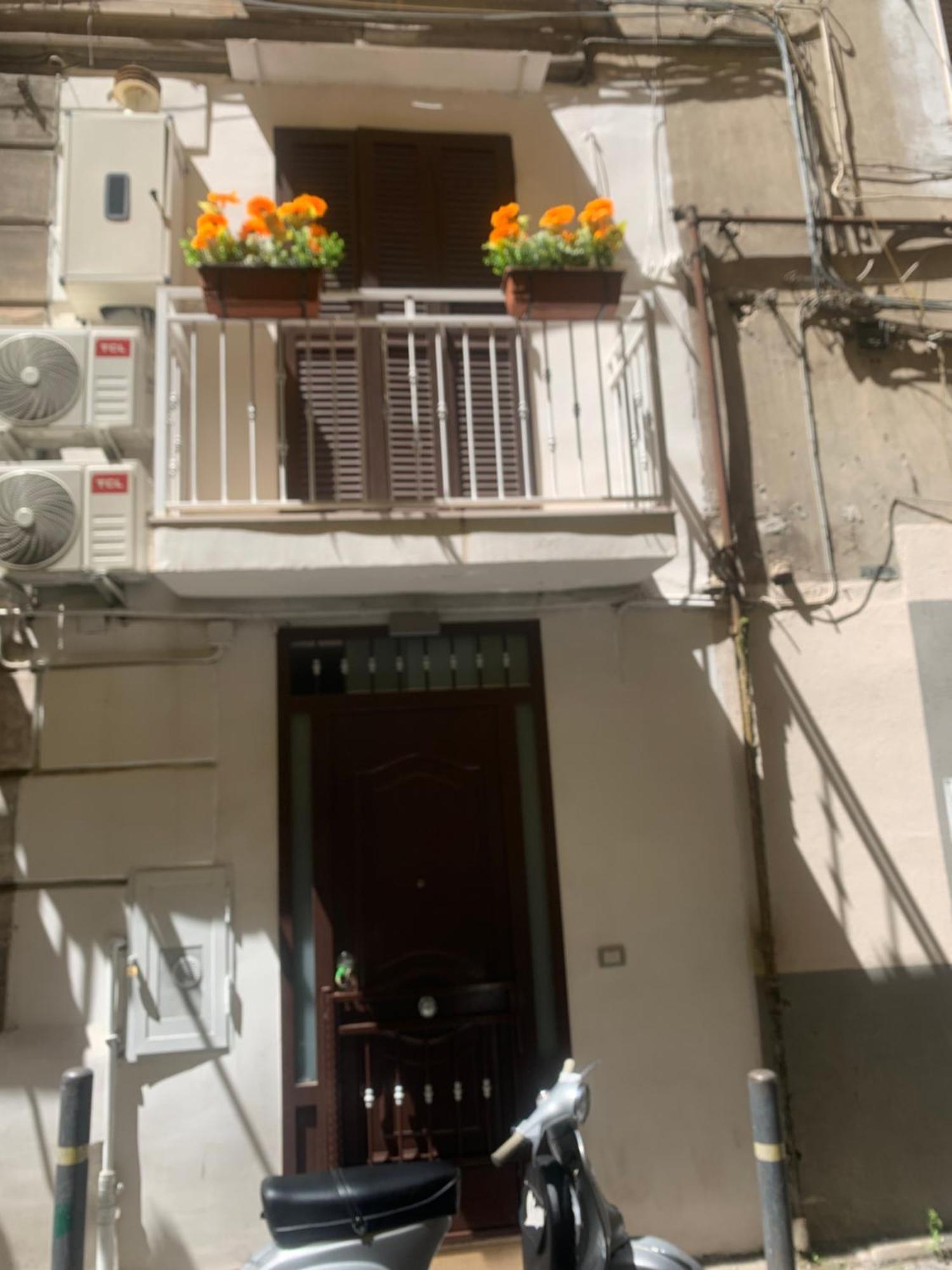 Apartamento Viky House Chiaja 1 Nápoles Exterior foto